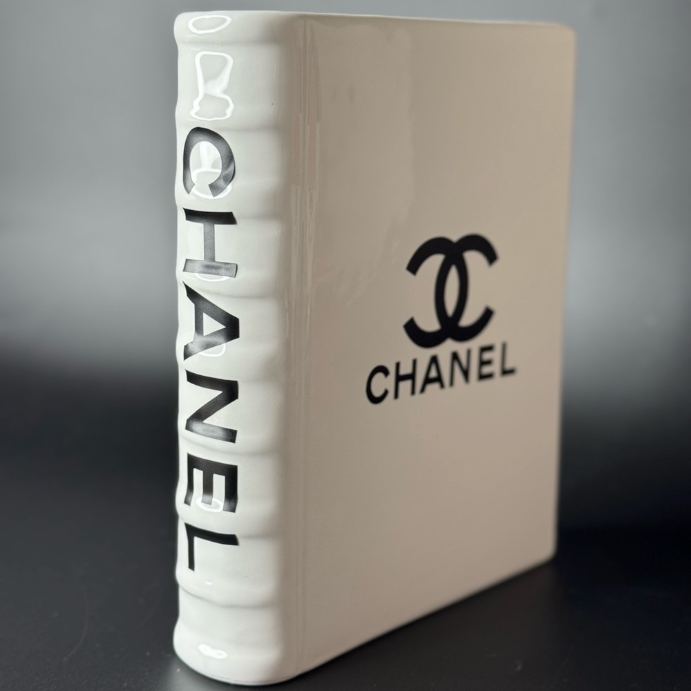 Luxury Black and White Book Vase - Picture 5 of 9